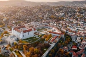 Bratysława: 1,5-godzinna piesza wycieczka po mieście z biletem na zamek