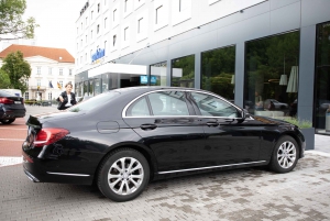 Bratislava: Airport to Hotel Private Transfer Service