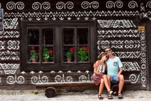 Bratislava: Čičmany, Palazzo di Bojnice e tour di un giorno sui Tatra alti