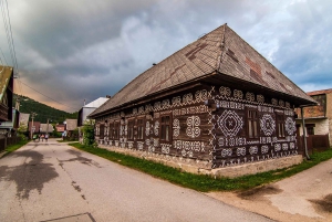 Bratislava (dagstur): Bojnice slott, Čičmany, Aphrodite Spa