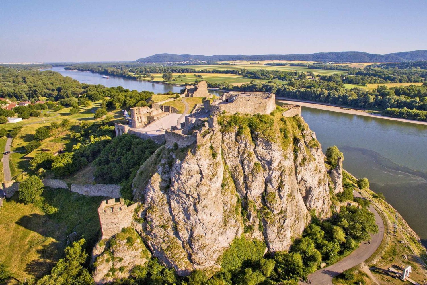 Bratislava: tour particular ao Castelo de Devin e degustação de vinhos