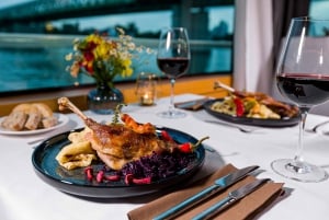 Bratislava: Kreuzfahrt mit Abendessen auf den Wellen der Donau