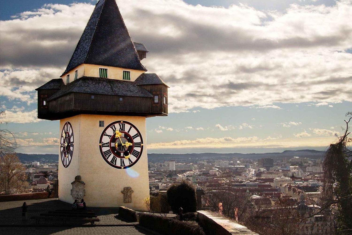 Bratislava: Melk-klosteret, Graz og Wörthersee – dagstur med van