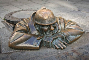 Bratislava: Old Town & UFO Bridge Evening Walking Tour