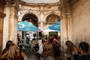 Bratislava: Pub Crawl com entrada VIP, shots e cerveja grátis