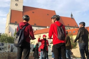 Bratislava: Tour in Segway sul lungofiume, al castello o in tutta la città