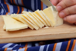 Bratislava: Vineyard Walk and Wine Picnic with Winemaker