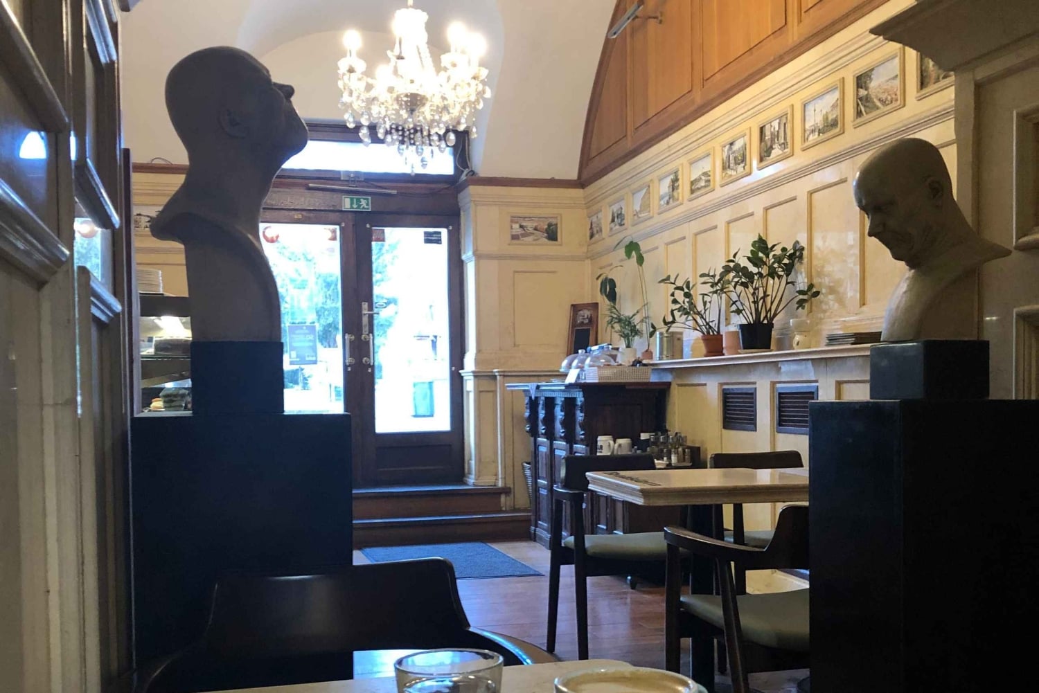 Bratislava : promenade hivernale, palais des Primats et spécialités locales