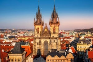 Budapest: Transfer till Prag med 2 timmars sightseeing
