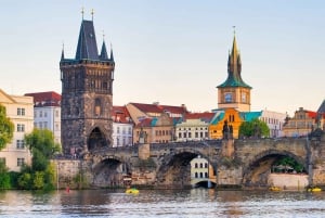 Budapest: Transfer till Prag med 2 timmars sightseeing