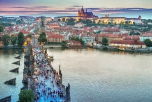 Budapest: Transfer till Prag med 2 timmars sightseeing
