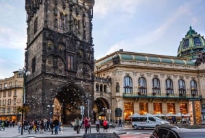 Budapest: Transfer till Prag med 2 timmars sightseeing