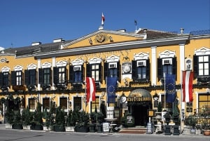 Viena: excursión de un día - Castillos alrededor de Viena + lago subterráneo