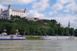 Châteaux, Čičmany et Bratislava