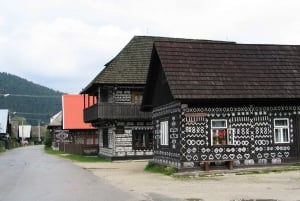 Vanuit Bratislava: Kasteel Bojnice & Čičmany (Dagtocht)