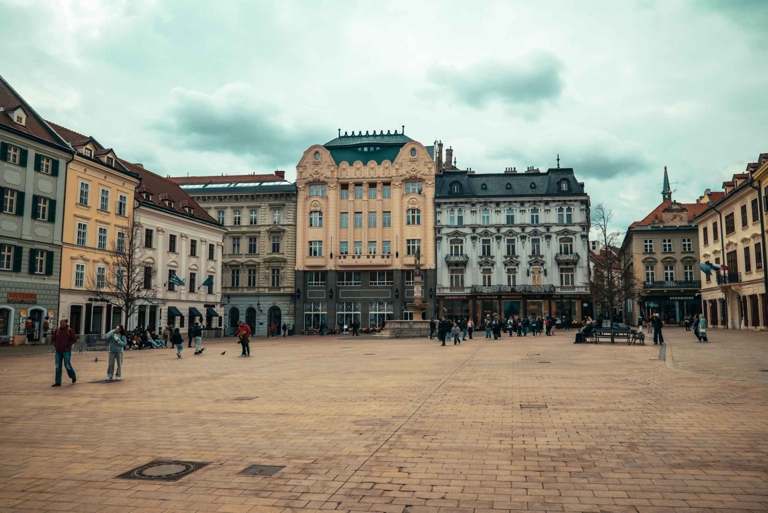 Van Wenen naar Bratislava en Boedapest, twee hoofdsteden in één dag