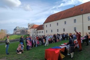 Vanuit Bratislava: rondleiding van een dag langs kastelen, natuur en cultuur