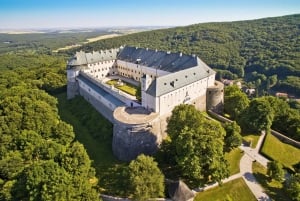 Vanuit Bratislava: rondleiding van een dag langs kastelen, natuur en cultuur