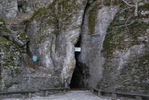 Vanuit Bratislava: rondleiding van een dag langs kastelen, natuur en cultuur