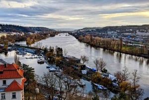 Da Praga: tour privato della Repubblica Ceca con autista-guida locale