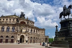 Da Praga: tour privato della Repubblica Ceca con autista-guida locale