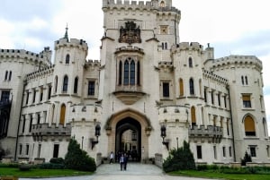 Da Praga: tour privato della Repubblica Ceca con autista-guida locale