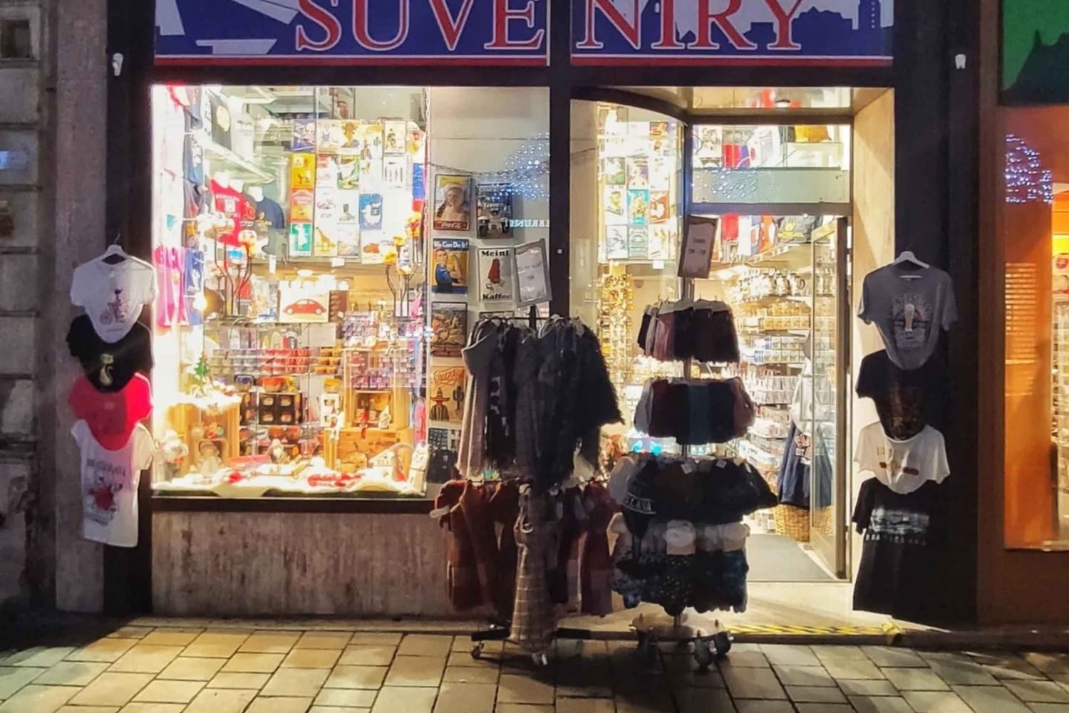 Fra Veszprém: Dagstur til Bratislava med minibus