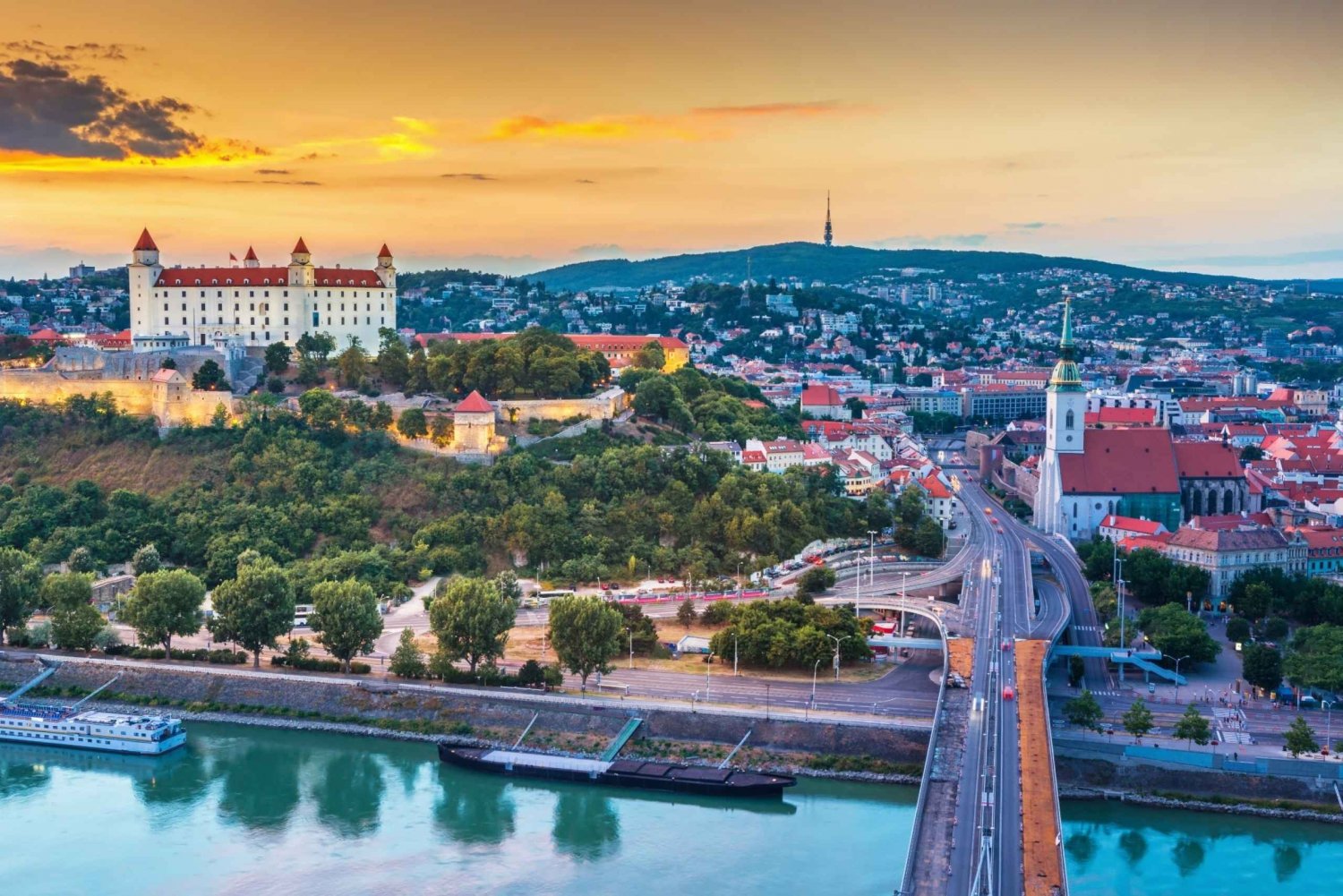 From Vienna: Bratislava Half-Day Trip