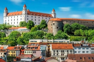 Da Vienna: tour di un giorno a Bratislava e Budapest