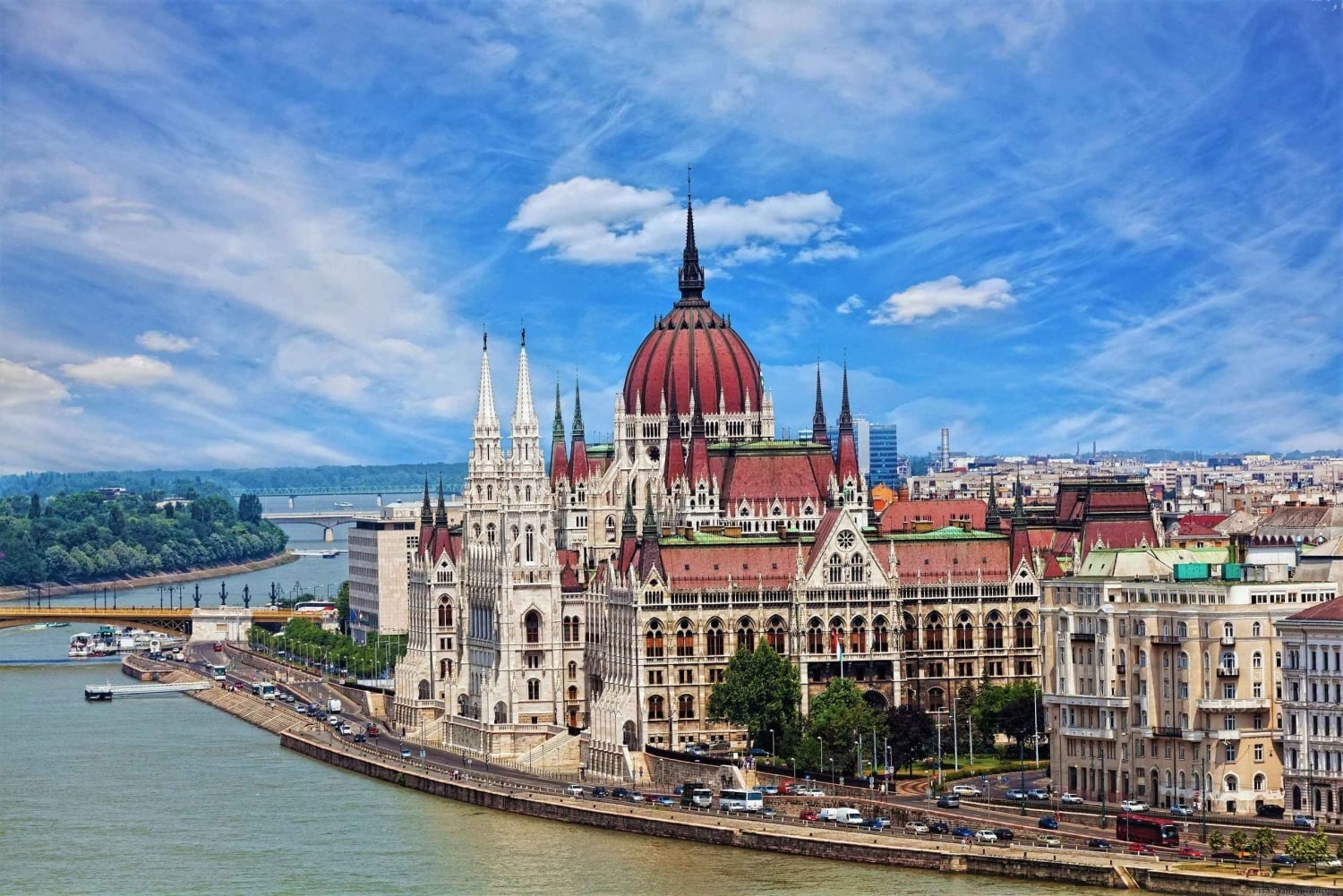 From Vienna: Bratislava & Budapest Guided one day Round Tour