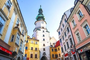 Von Wien aus: Halbtagestour mit Führung nach Bratislava und in die Landschaft