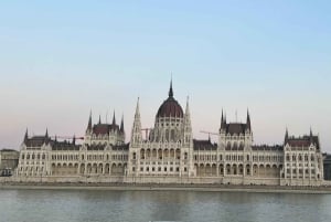 Wienistä: Budapestin ja Bratislavan päiväretki oppaan kanssa