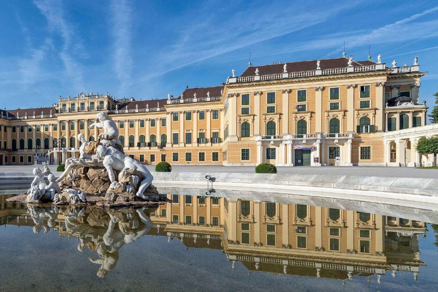 Full-Day Vienna Private Tour from Prague