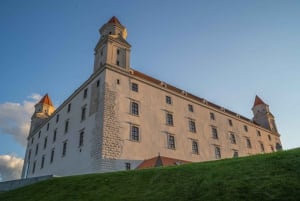 Höjdpunkter i Bratislavas gamla stadskärna med slott