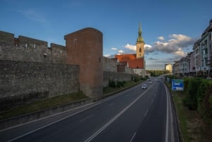 Høydepunkter i Bratislavas gamleby med slott