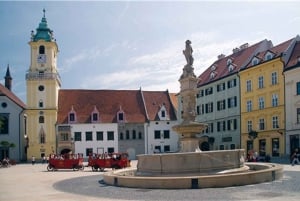 Neighboring in Bratislava: Full-Day Tour from Budapest