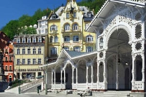 Prague: Karlovy Vary Tour with Lunch and Moser Museum Visit