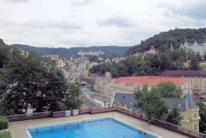 Prague: Karlovy Vary Tour with Lunch and Moser Museum Visit