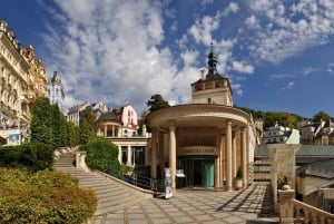 Prague: Karlovy Vary Tour with Lunch and Moser Museum Visit
