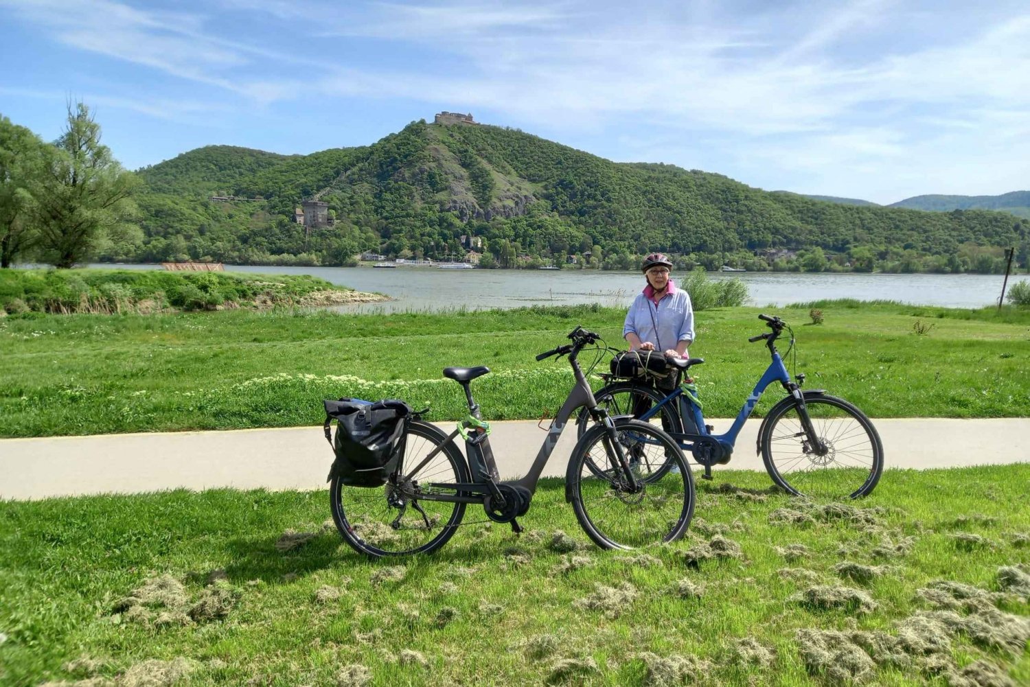 Szentendre na rowerze: pakiet wypożyczalni rowerów z przewodnikiem!