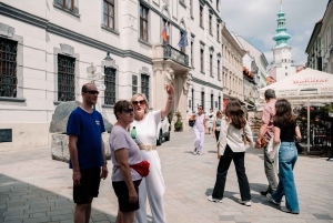 Kuljetus Budapestista Wieniin Bratislavan kaupunkikierroksen kanssa