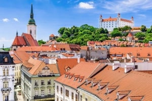 Vienna: Parndorf Designer Outlet & Bratislava Day Trip