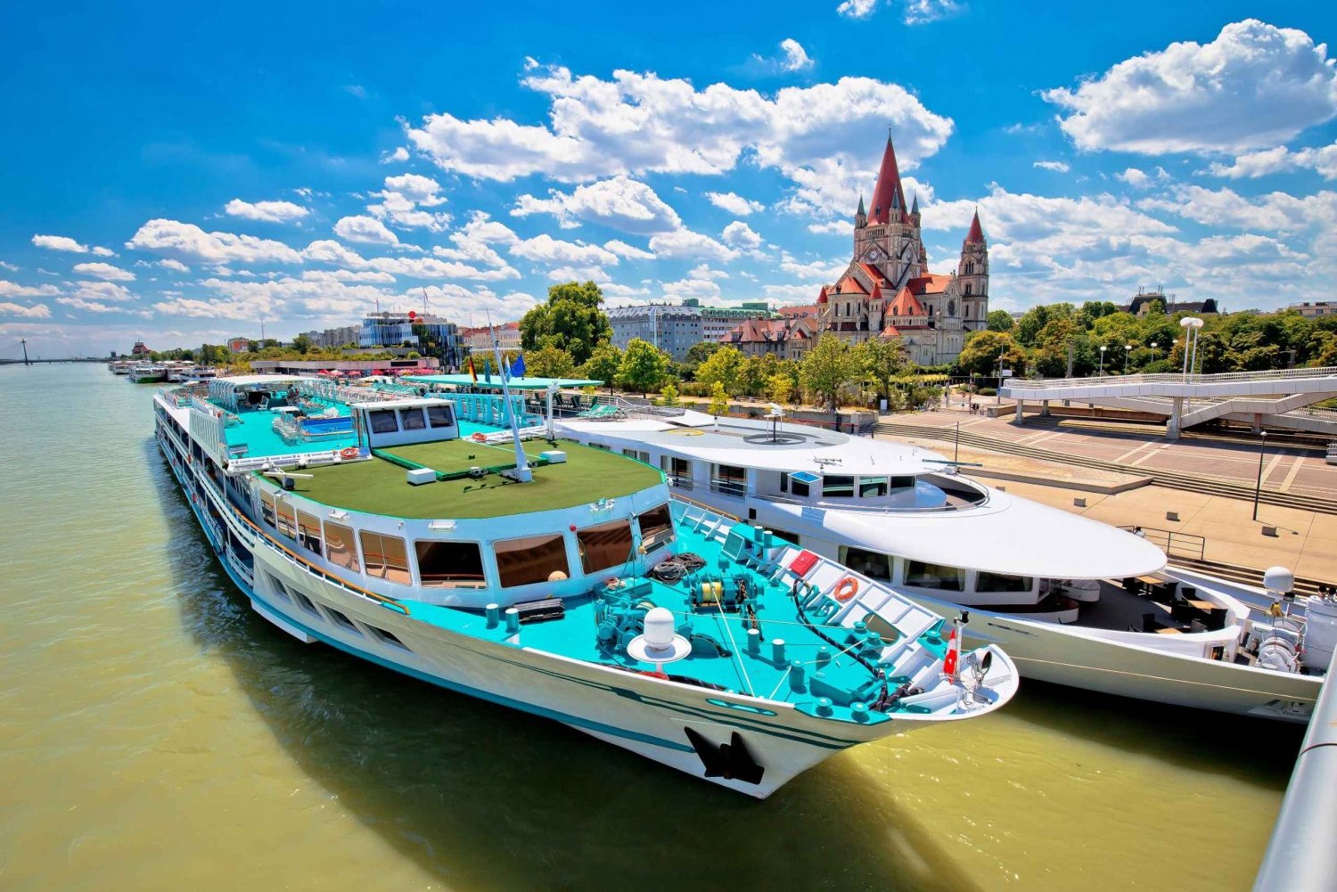 Vienna River Cruise, Walking tour with St. Stephan Cathedral