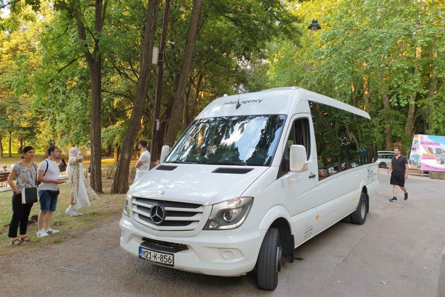 Traslados do aeroporto e tours particulares com microônibus de luxo Bósnia