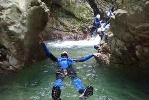 Bled: Exclusief canyoning-avontuur van 3 uur op het meer van Bled