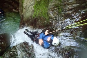 Bled: aventura exclusiva de 3 horas no lago Bled Canyoning