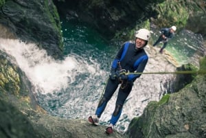 Bled: aventura de canyoning no Parque Nacional Triglav com fotos
