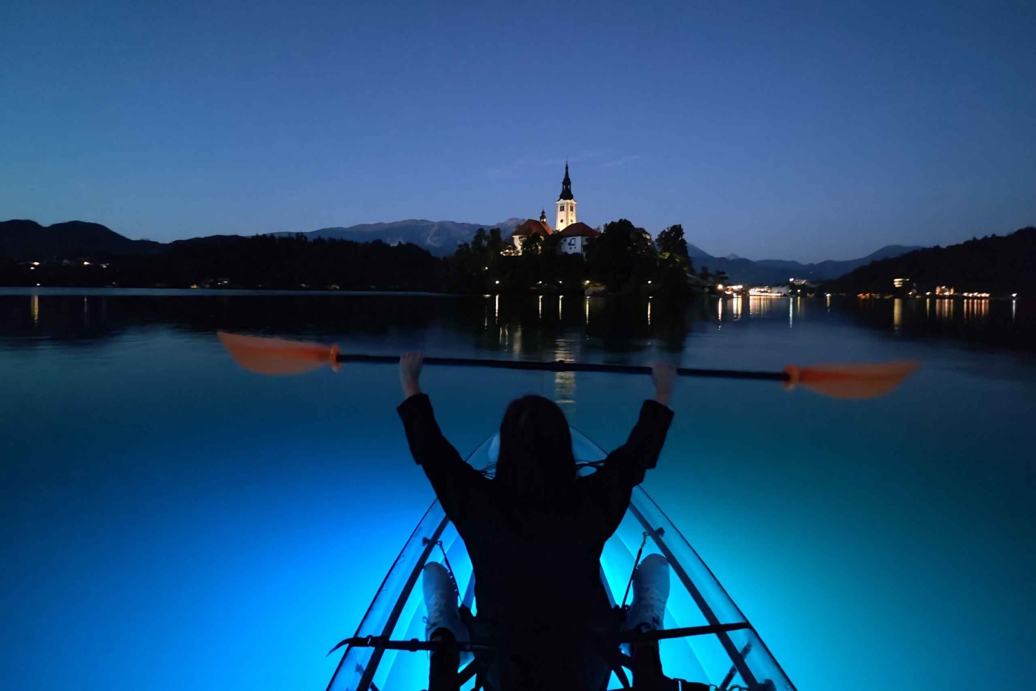 Bled: Tour guidato in un kayak trasparente