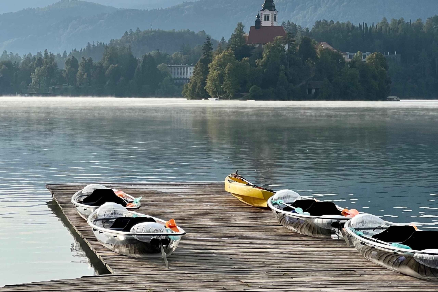 Bled: Tour guidato in un kayak trasparente