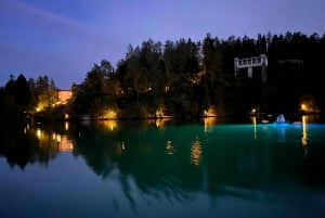 Bled: Tour guidato in un kayak trasparente